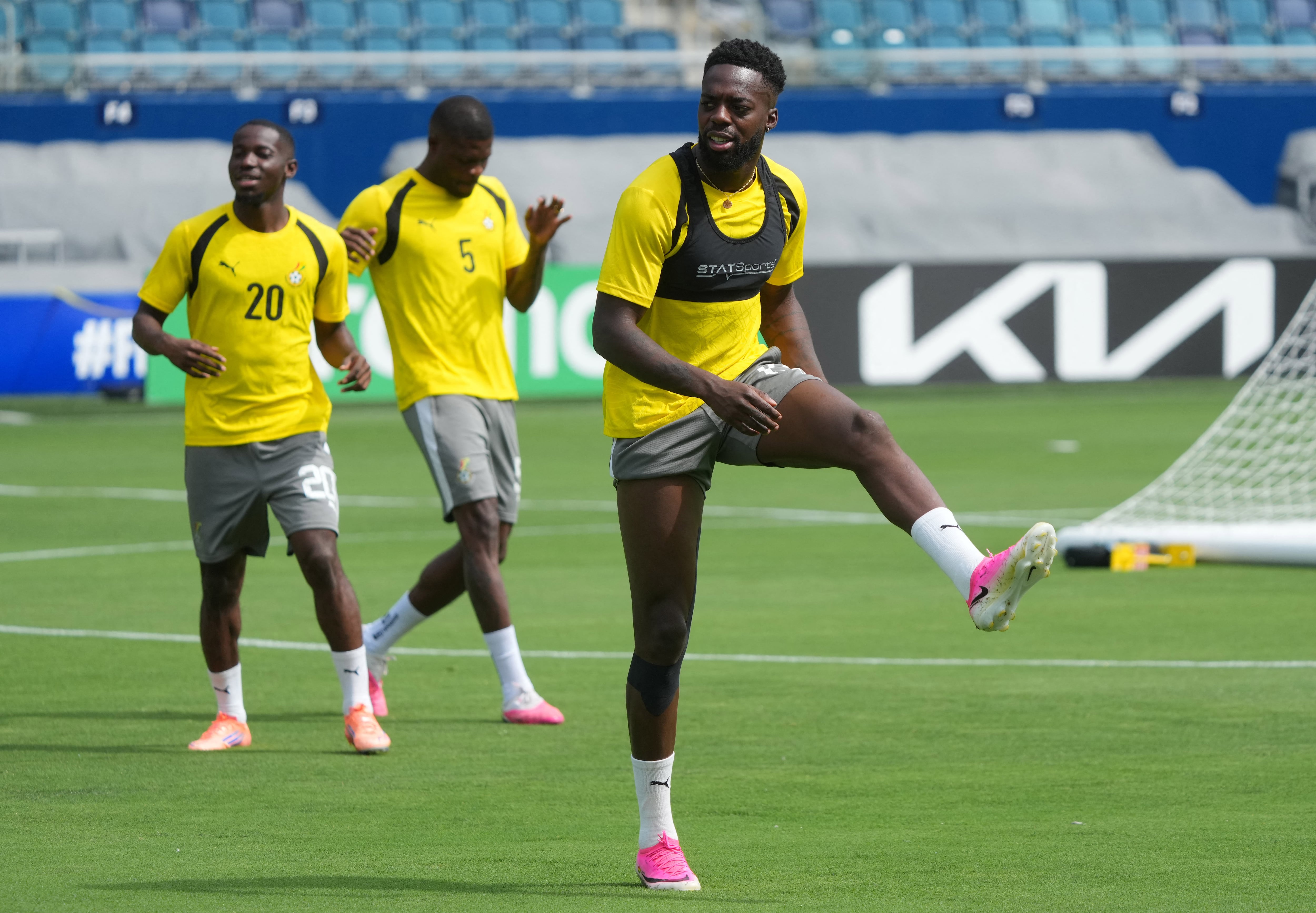 Iñaki Williams de Ghana durante la práctica - crédito Jay Biggerstaff/IMAGN IMAGES vía Reuters