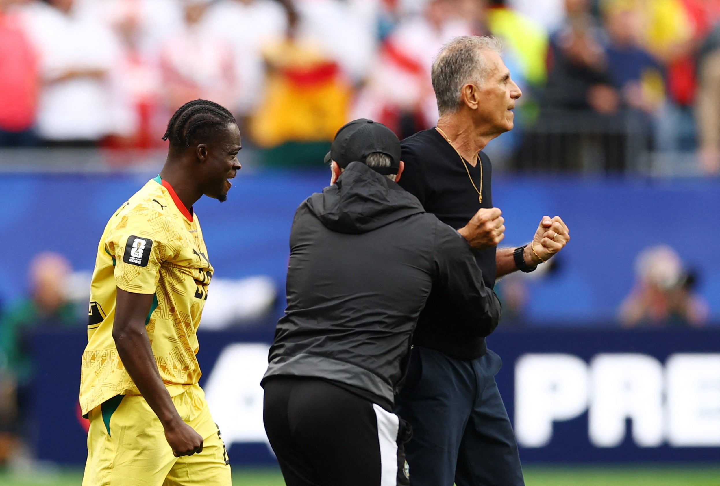 Carlos Queiroz celebrando el empate ante Inglaterra-crédito Peter Cziborra/REUTERS