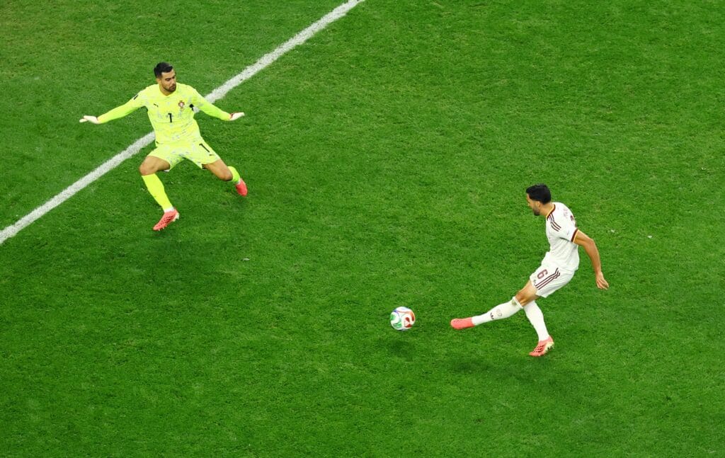 Portugal - España, el partido de octavos de final del Mundial en directo | España vence a Portugal con un gol de Merino en el 91 y se clasifica a cuartos de final