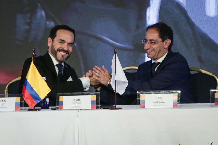 El Gobierno entrante, conformado por Abelardo de la Espriella y José Manuel Restrepo suspendió el emplame con el Gobierno Petro - crédito Catalina Olaya/Colprensa