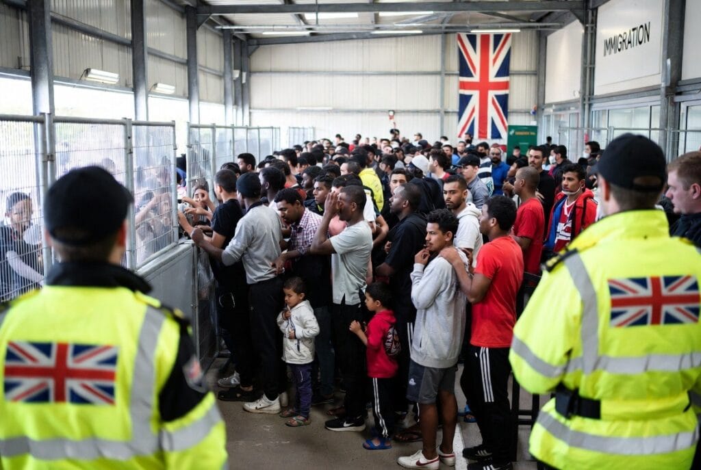 Reino Unido deja a 16.300 refugiados sin vía para reunirse con sus familias
