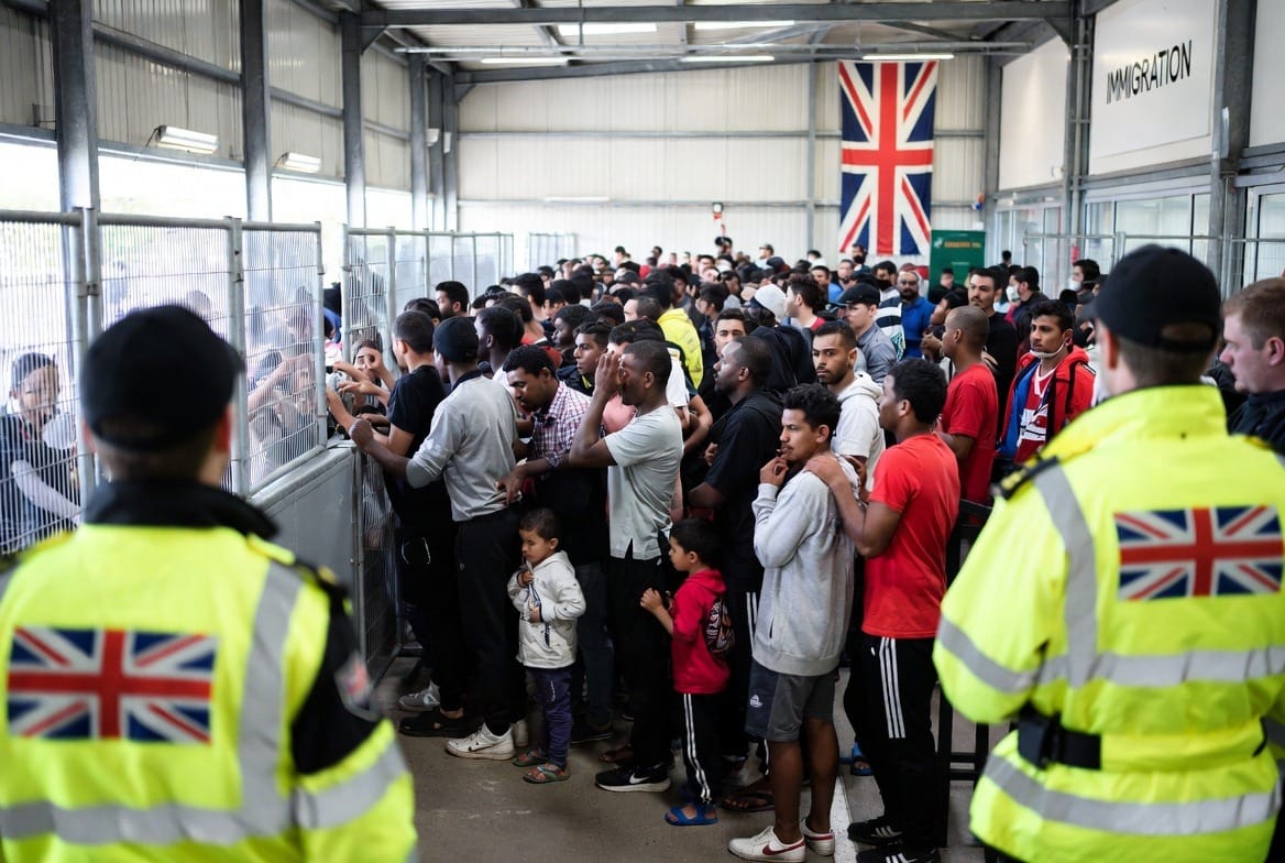 Reino Unido deja a 16.300 refugiados sin vía para reunirse con sus familias
