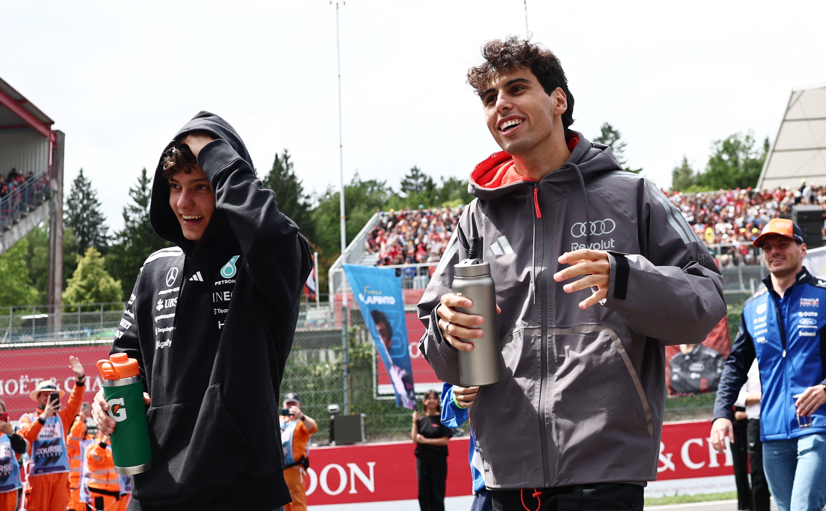 Kimi Antonelli y Bortoleto (Foto: Reuters/Jakub Porzycki)