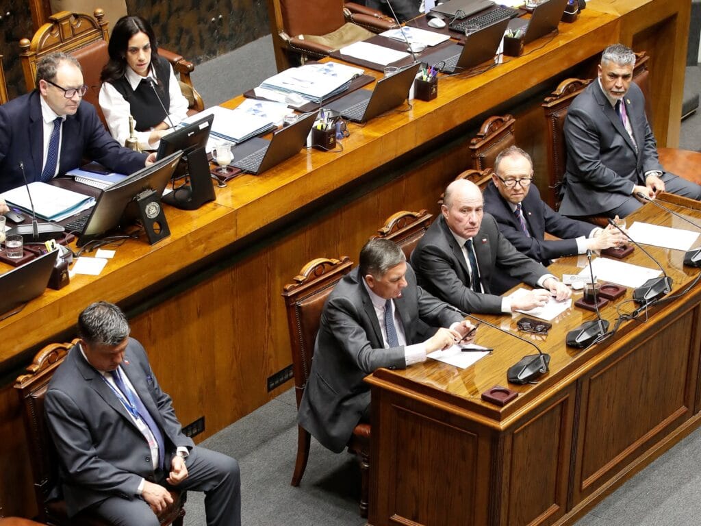Kast logra aprobar su megarreforma económica en el Congreso en el tiempo récord de tres meses