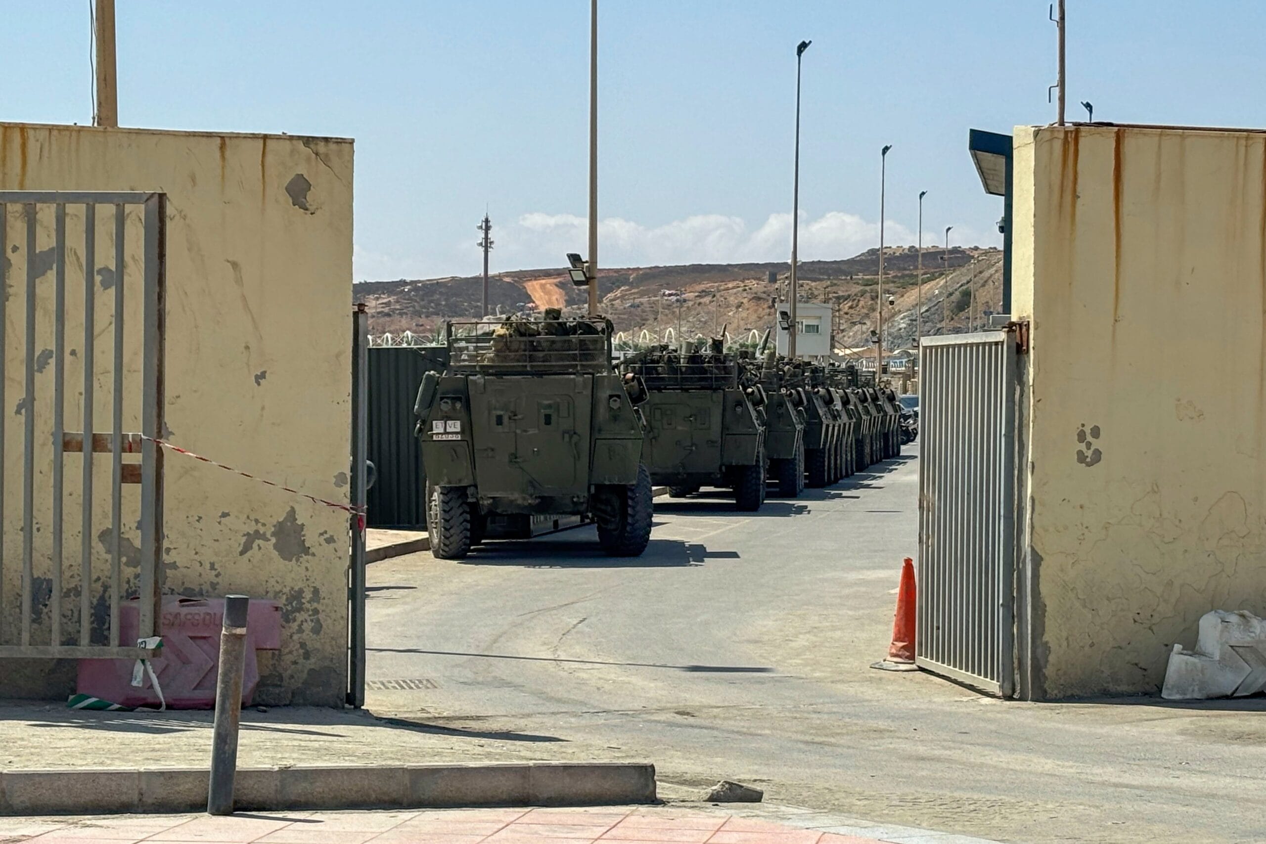 Marruecos frustra el intento de cientos de migrantes subsaharianos de alcanzar Ceuta
