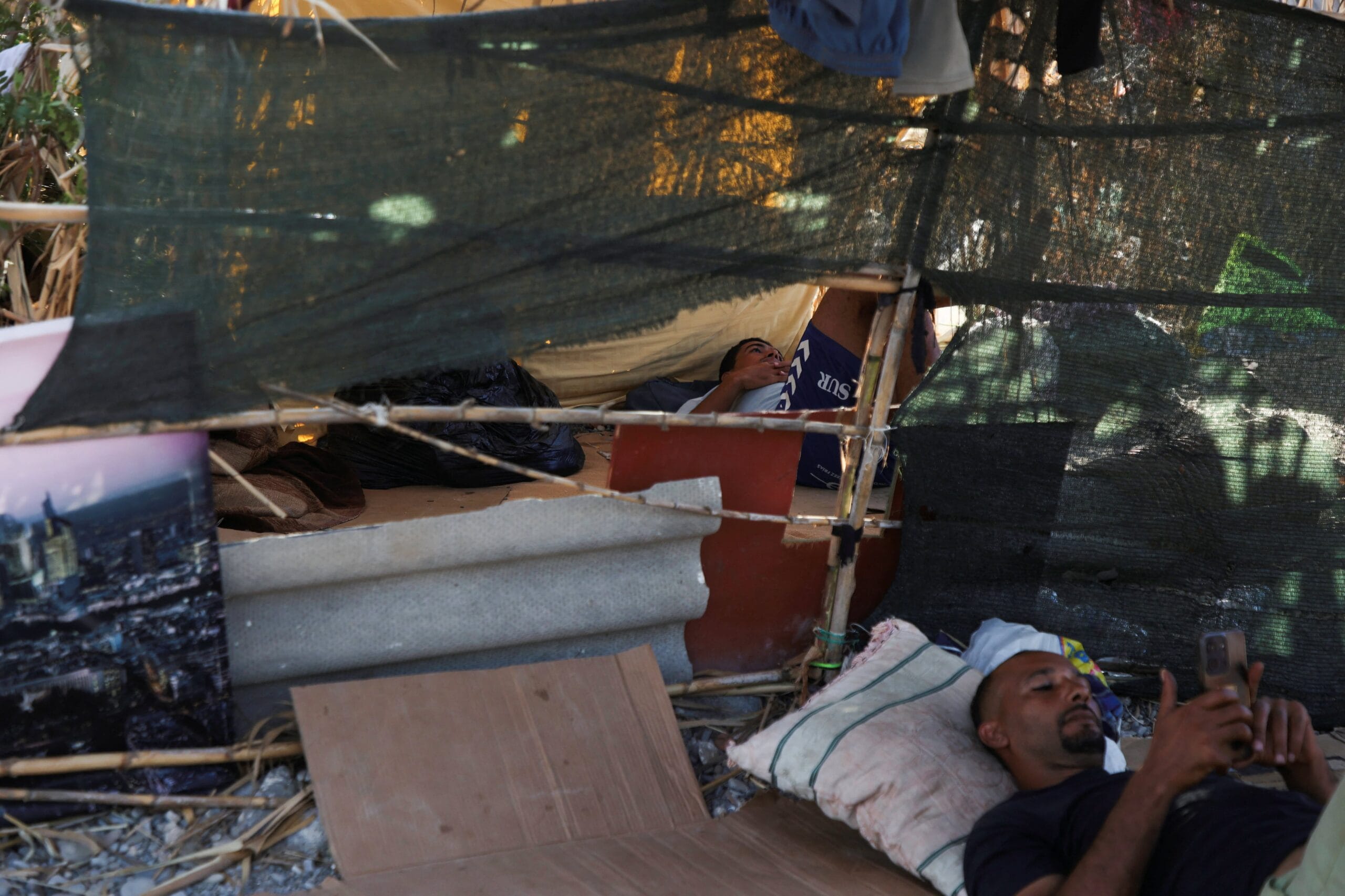 Última hora de la entrada de inmigrantes a Ceuta, en directo | Marruecos mantiene reforzado el despliegue de seguridad en la frontera de Castillejos con Ceuta