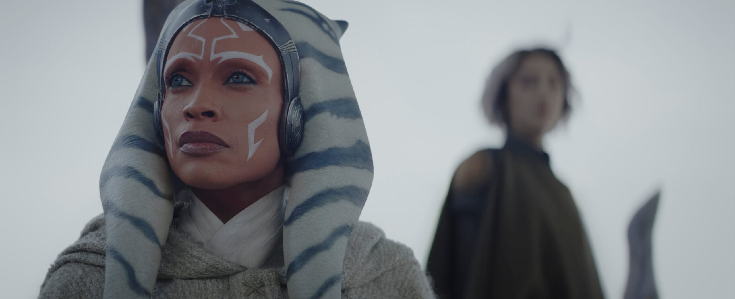 Rosario Dawson y Natasha Liu Bordizzo, en la segunda temporada de 'Ahsoka'.