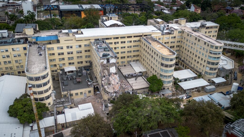 Vista aérea del Hospital Universitario del Valle, en Cali, el 14 de agosto.