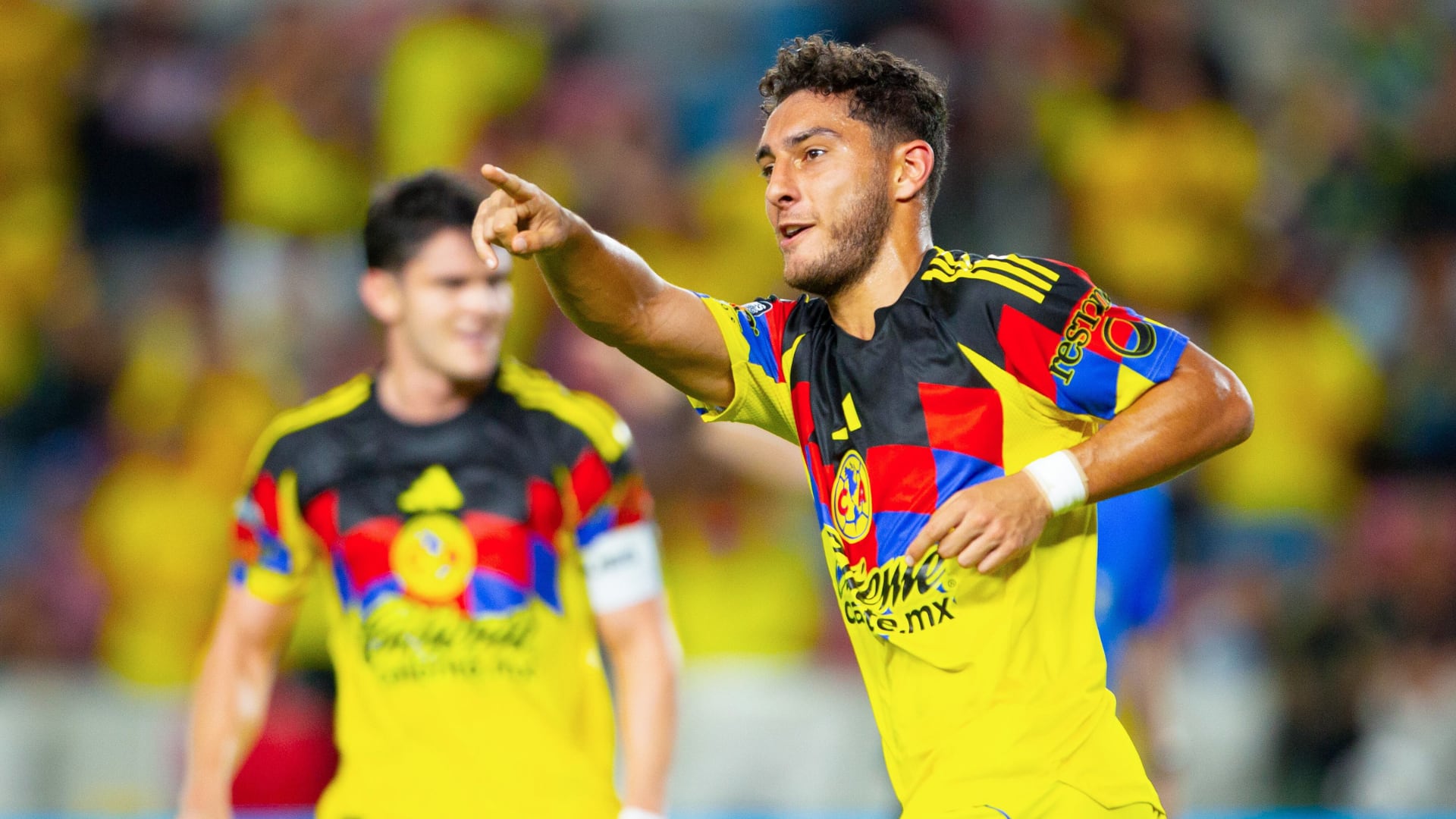 Tras días de incertidumbre, el club gallego cerró el acuerdo con las Águilas por el central de 27 años, con vínculo hasta junio de 2030. (Foto: EFE)