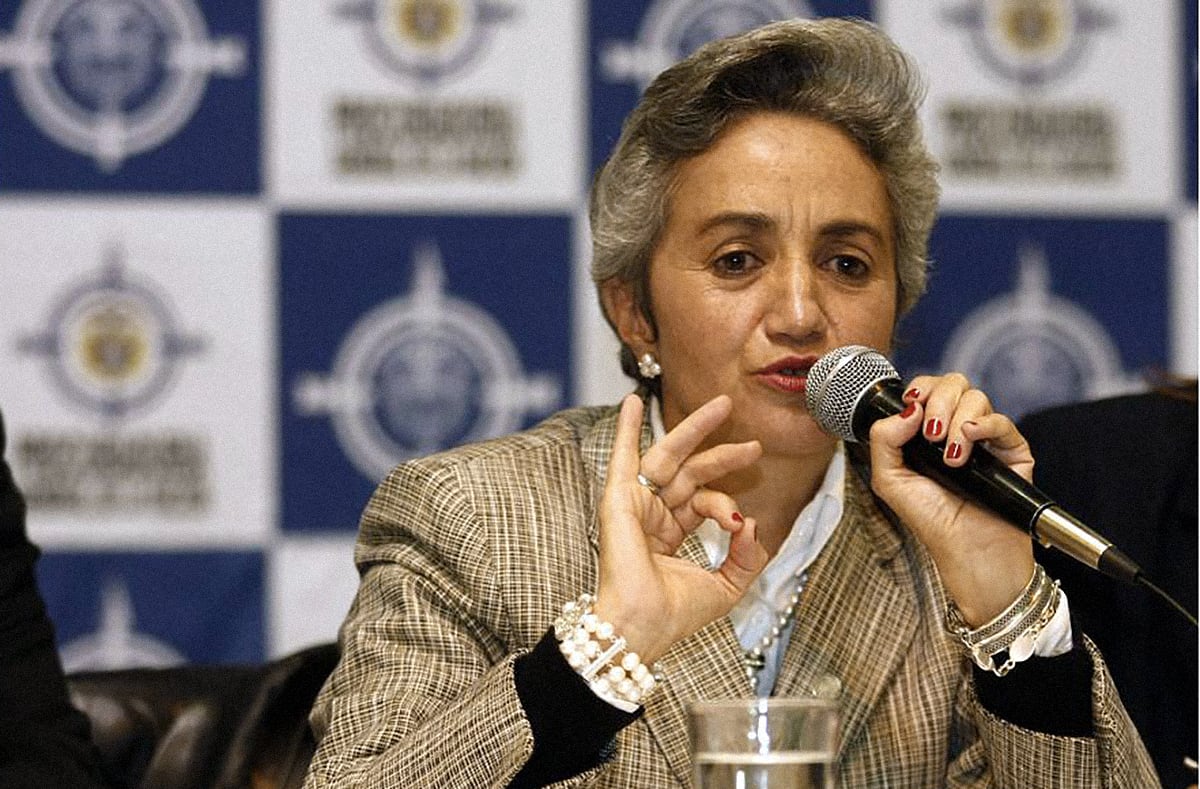 Primer cambio en el Gabinete de De la Espriella: Ilva Myriam Hoyos reemplaza a Viviane Morales en Educación