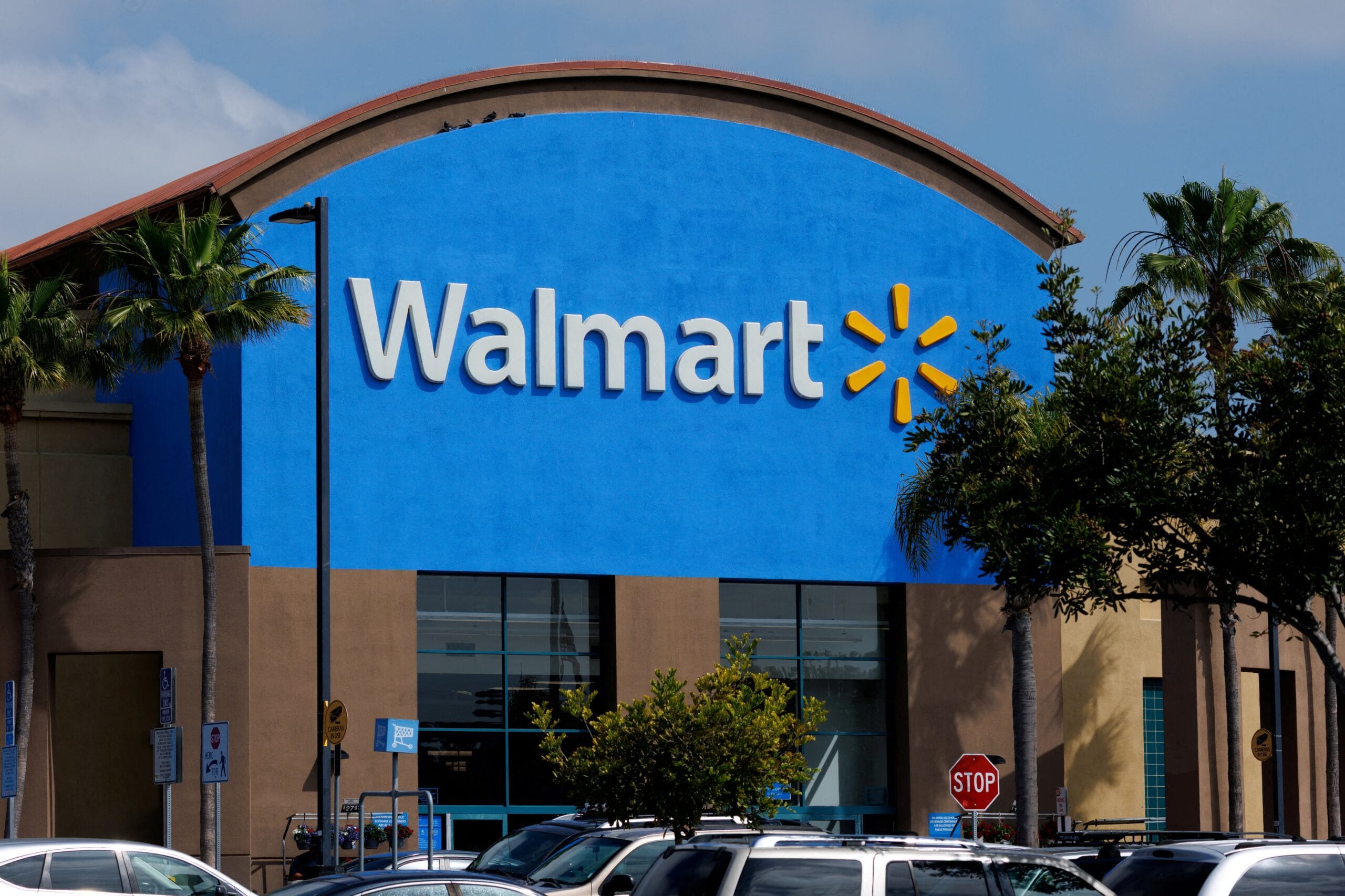 Walmart incorporó Tap to Pay el 24 de agosto de 2026 en tiendas seleccionadas de Estados Unidos para habilitar el pago sin contacto (REUTERS/Mike Blake/File Photo)