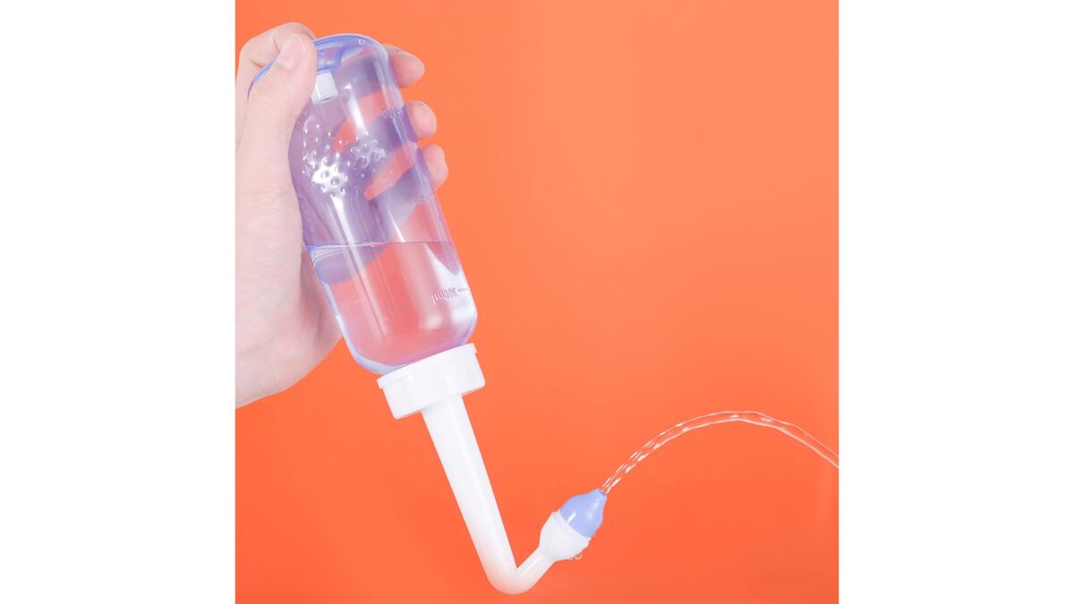 La botella tiene una capacidad de 300 mililitros.