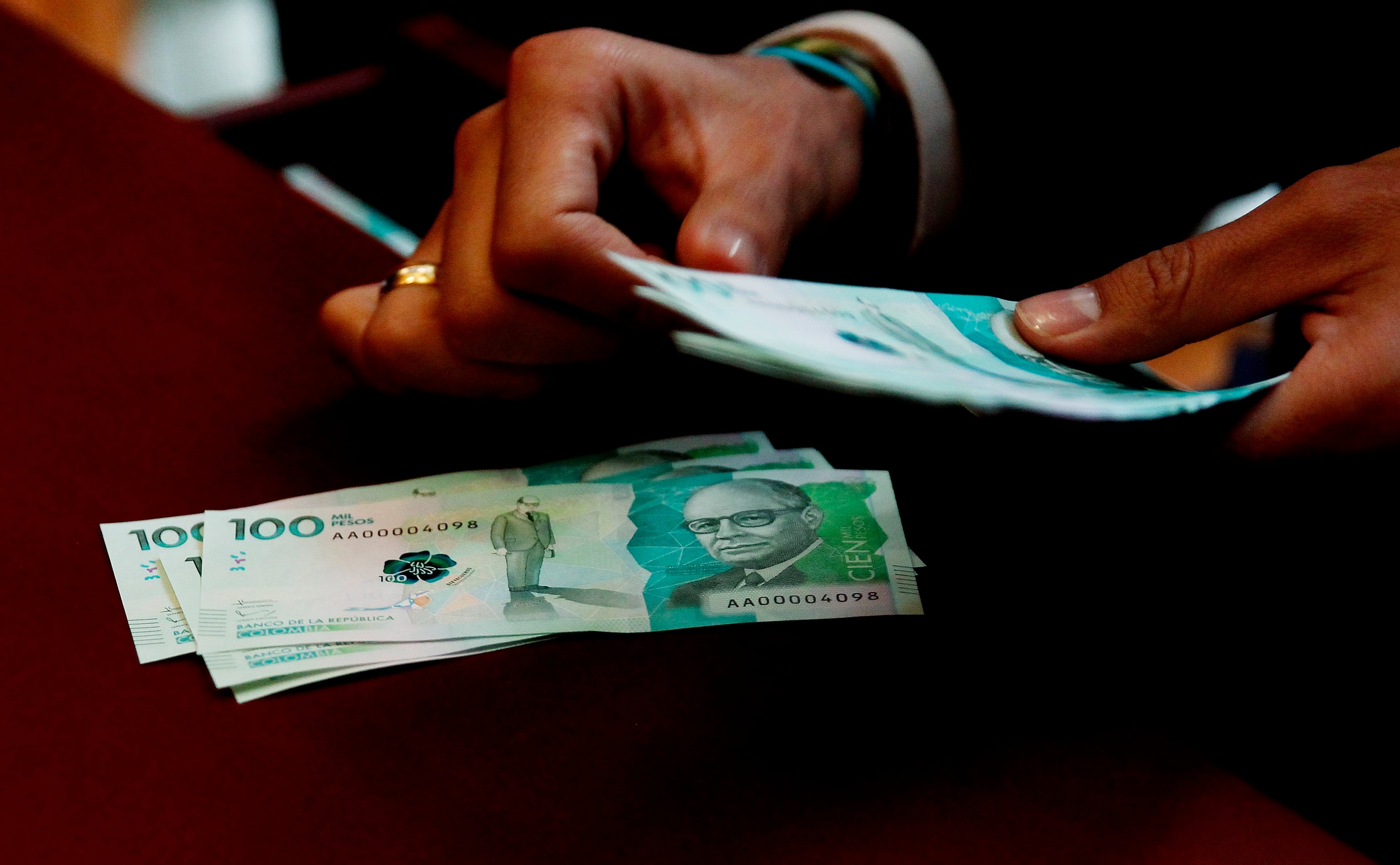 Para 2027, el Gobierno propone destinar $155,4 billones al cumplimiento de estas obligaciones - crédito Leonardo Muñoz/EFE