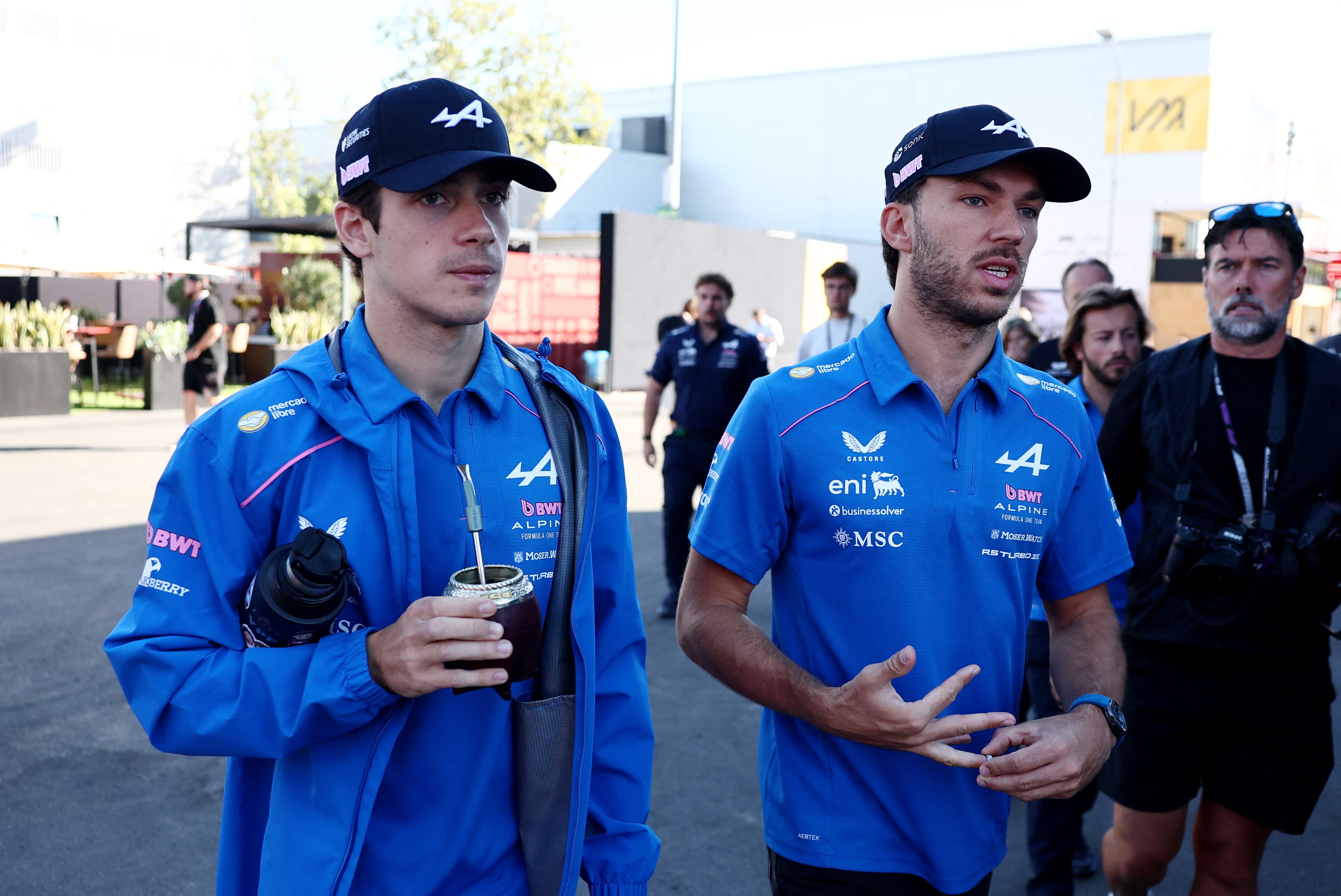 Franco Colapinto y Pierre Gasly, pilotos de Alpine (REUTERS/Jakub Porzycki)