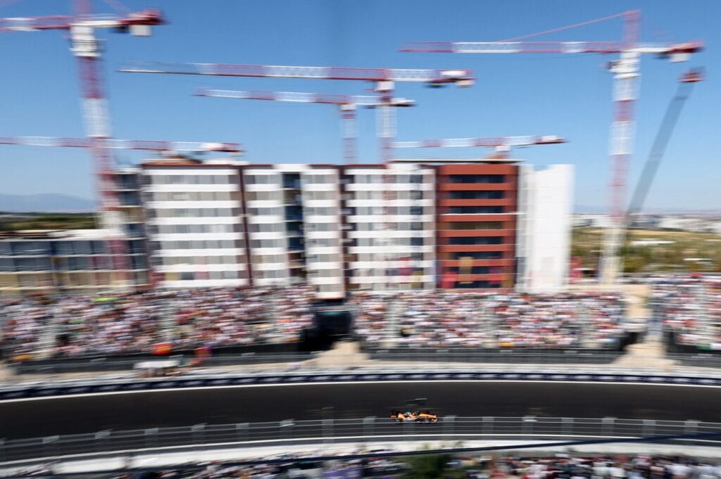 Los pilotos salen otra vez a la pista (Foto: Reuters/Jakub Porzycki)