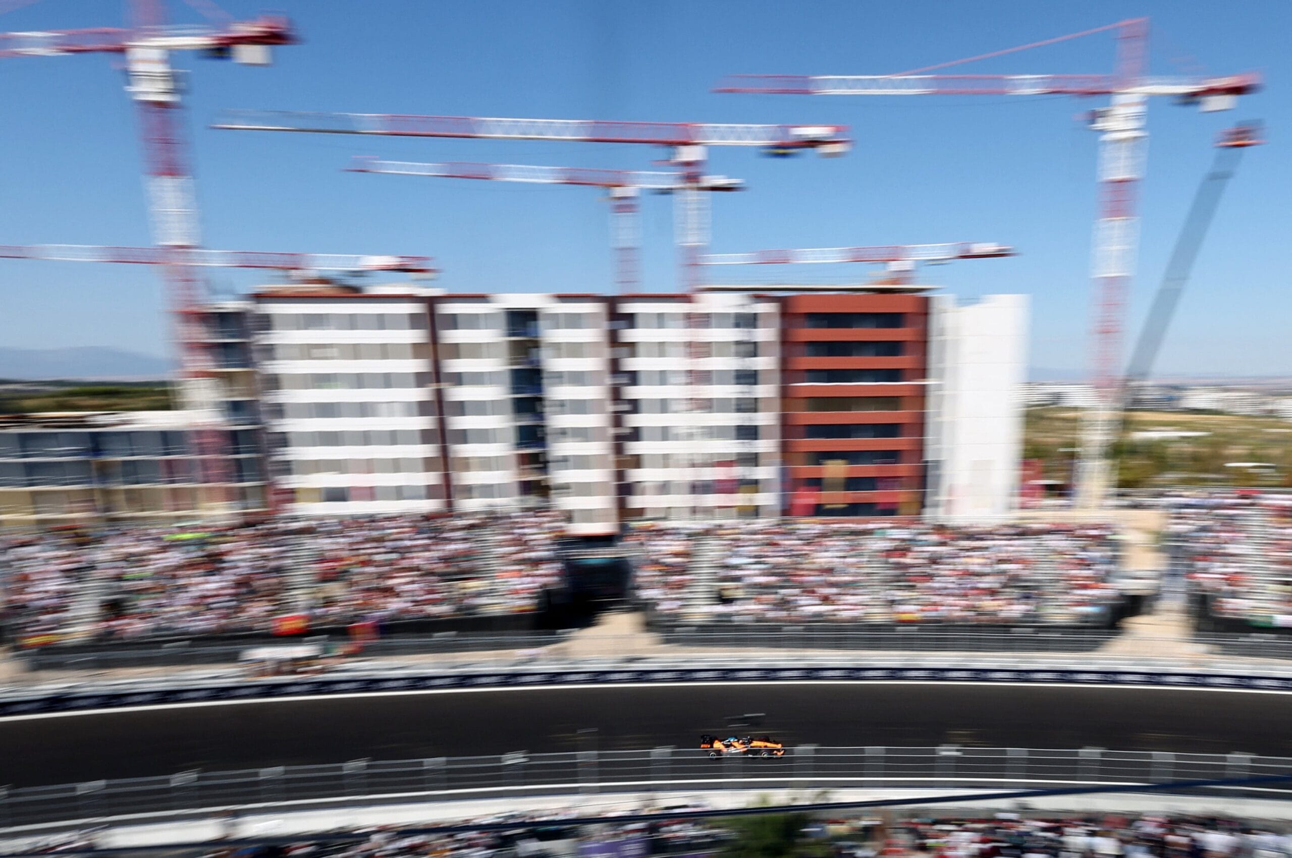 Los pilotos salen otra vez a la pista (Foto: Reuters/Jakub Porzycki)