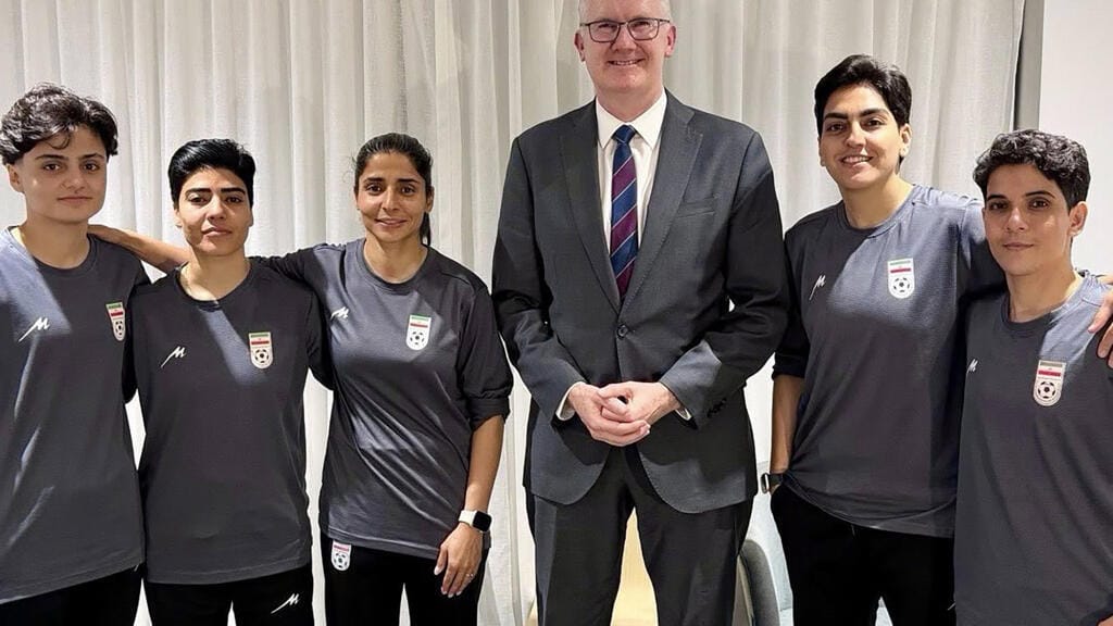 Dos futbolistas iraníes revelan por qué pidieron asilo y no volverán aún a casa