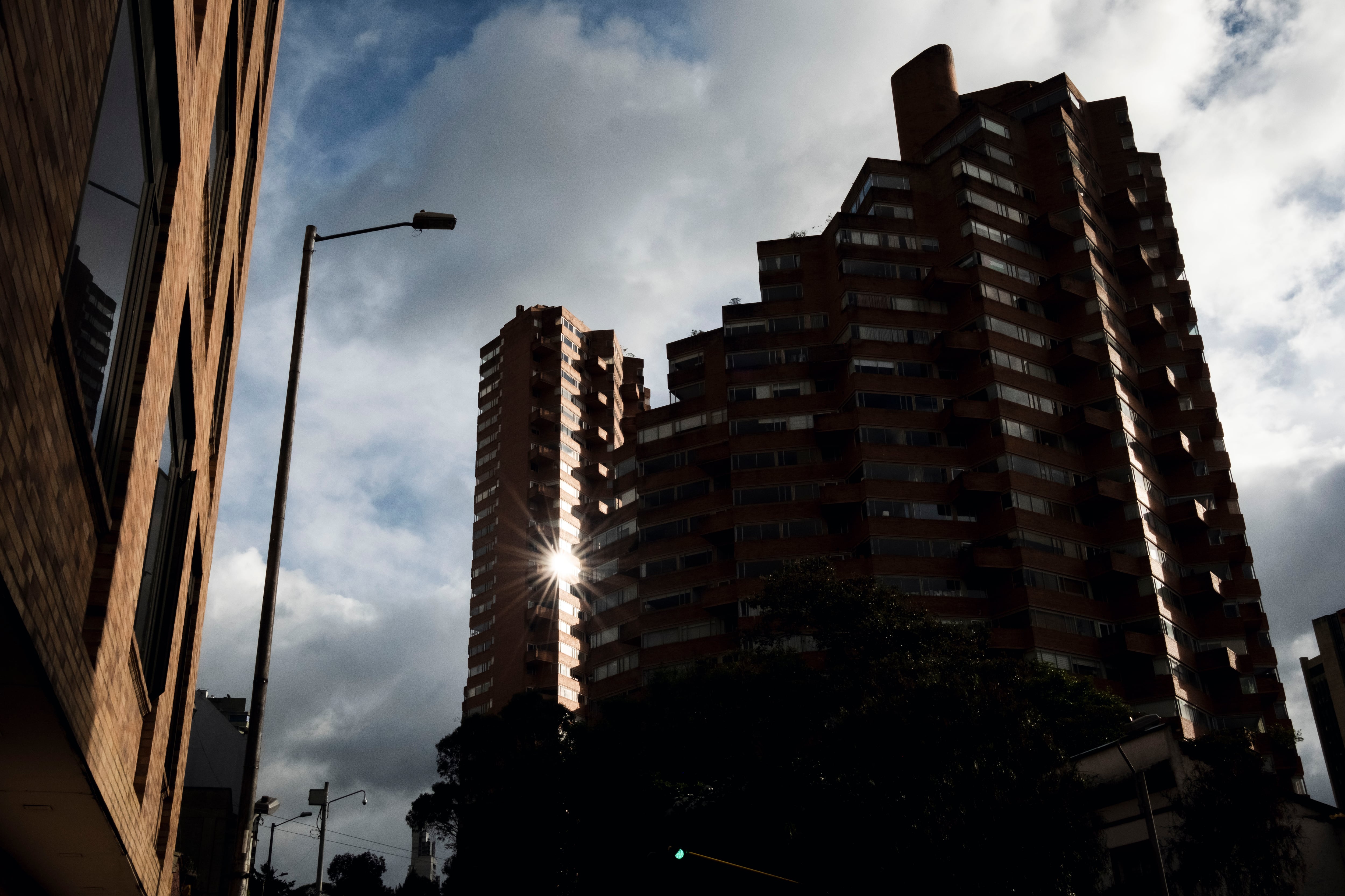 Las Torres del Parque, conjunto residencial diseñado por el arquitecto Rogelio Salmona, en el barrio La Macarena de Bogotá, Colombia, el 16 de septiembre de 2026.
