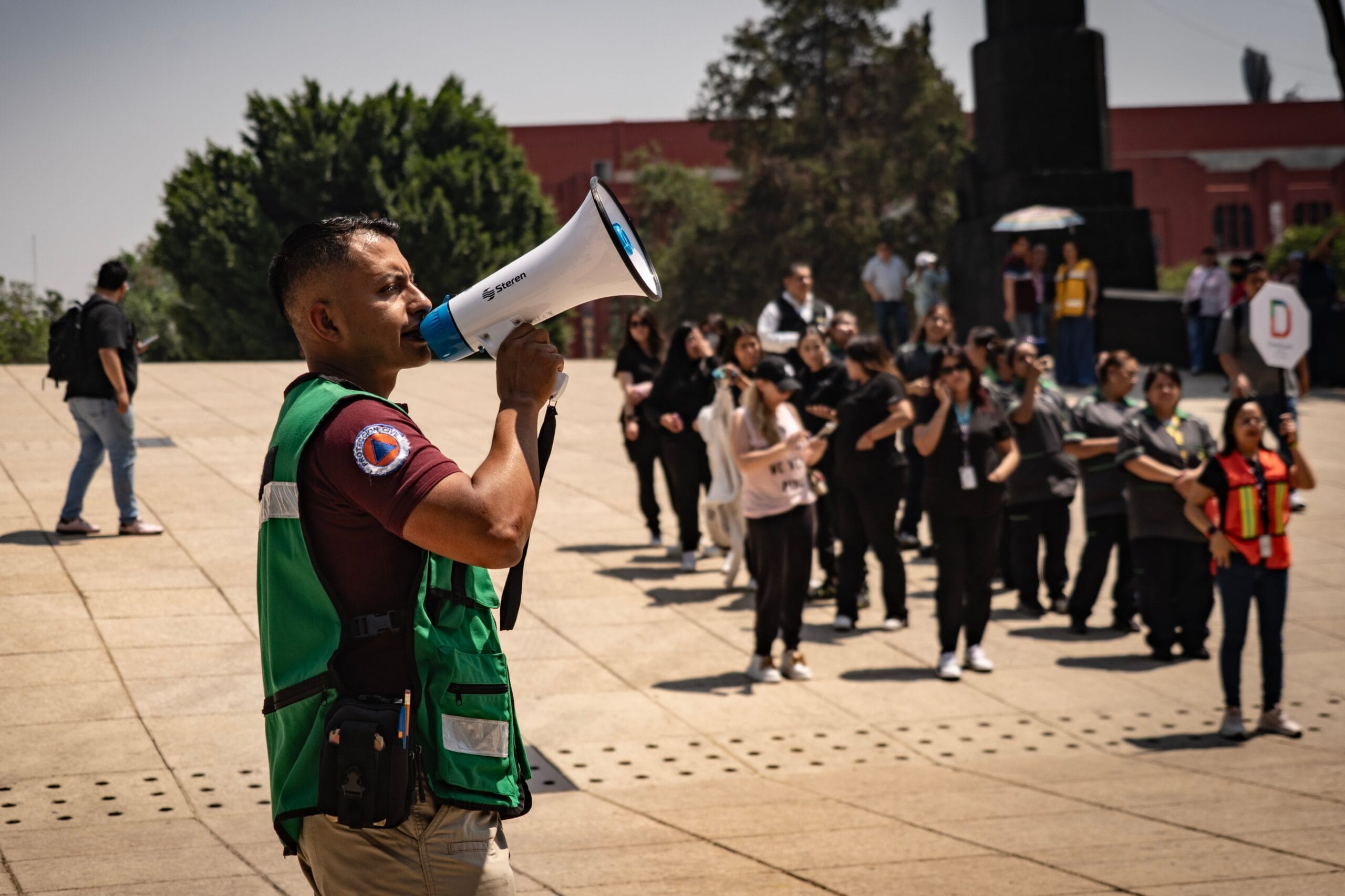 Simulacro nacional en el Monumento a la Revolución, el 6 de mayo.