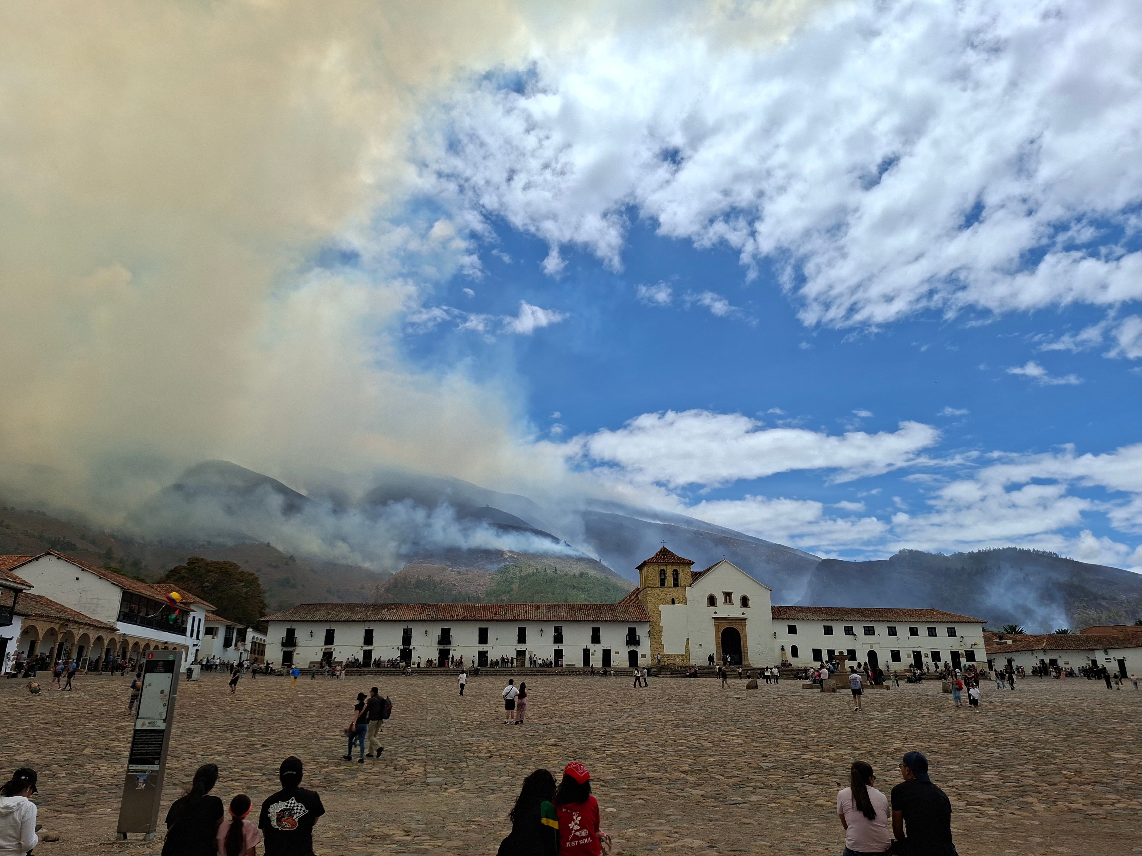 Propietaria de un hotel relató las pérdidas que generó el incendio forestal en Villa de Lyeva - crédito @jeroriveracine/X