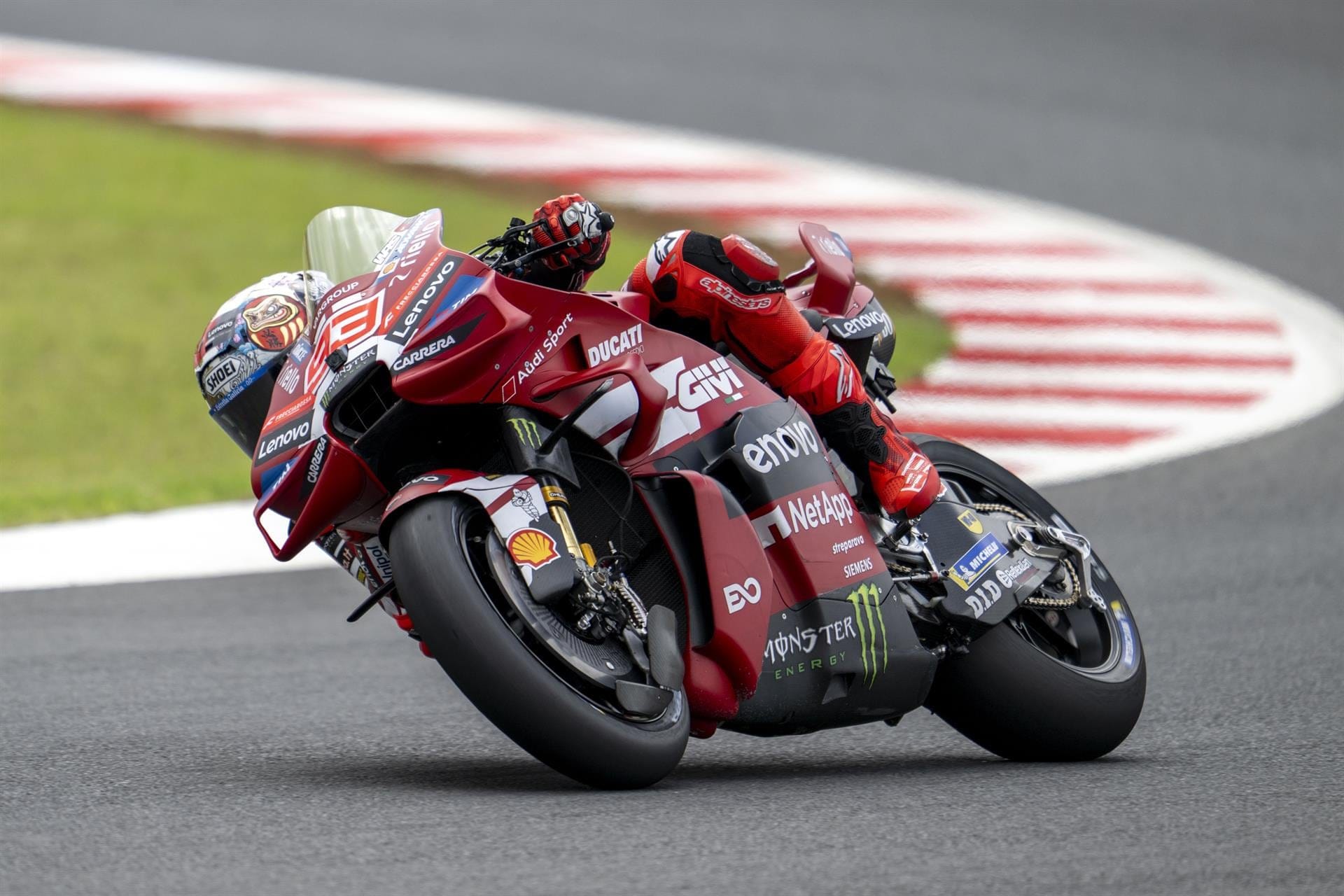 Marc Márquez aprieta el Mundial en la esprint de Motegi ante un sancionado Jorge Martín