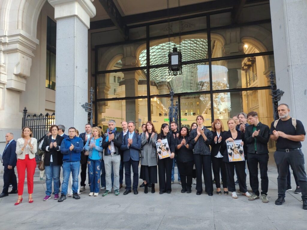 Reacciones tras la muerte de Maricarmen y última hora de las elecciones del 29-N, en directo | El Ayuntamiento de Madrid se suma a la Asamblea y tampoco guardará un minuto de silencio por la muerte de Maricarmen