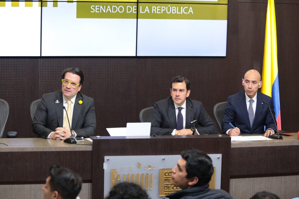 El Gobierno de Abelardo de la Espriella radica su proyecto de ley de sometimiento
