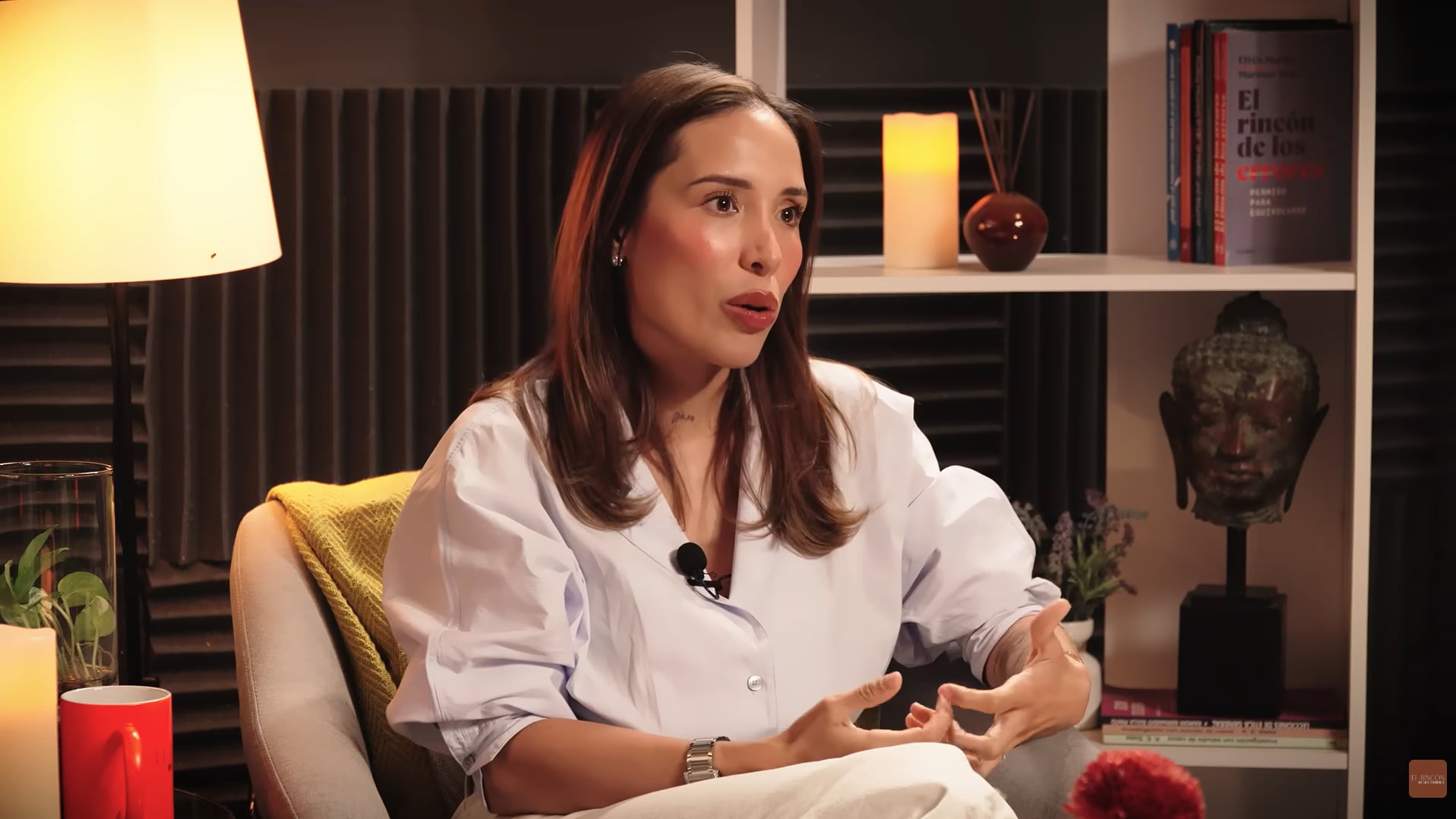 La salida de Luisa Fernanda W de la vivienda con sus hijos llevó al artista a replantear su situación y buscar ayuda - crédito @elrincondeloserrores/ YouTube - captura de pantalla