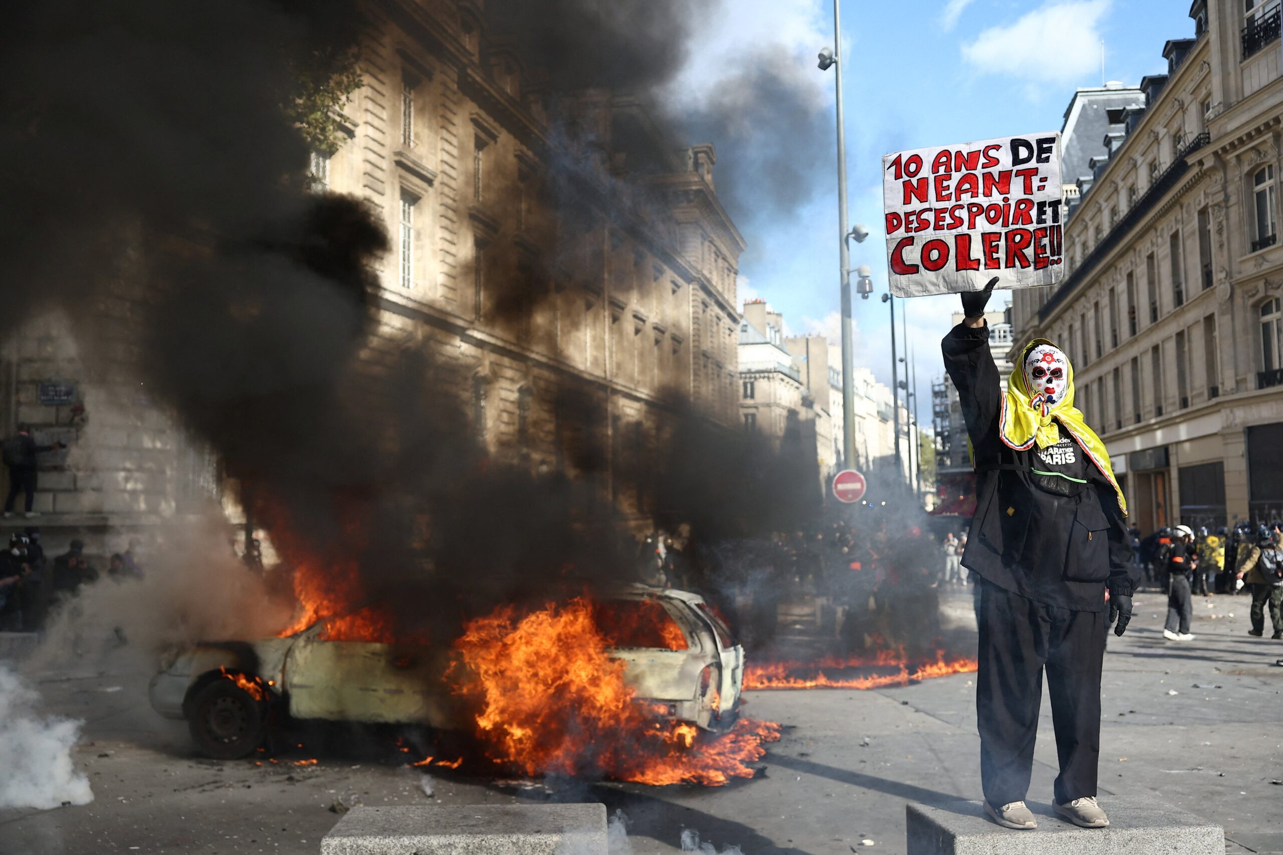 La rabia de los estudiantes y la violencia policial incendian Francia