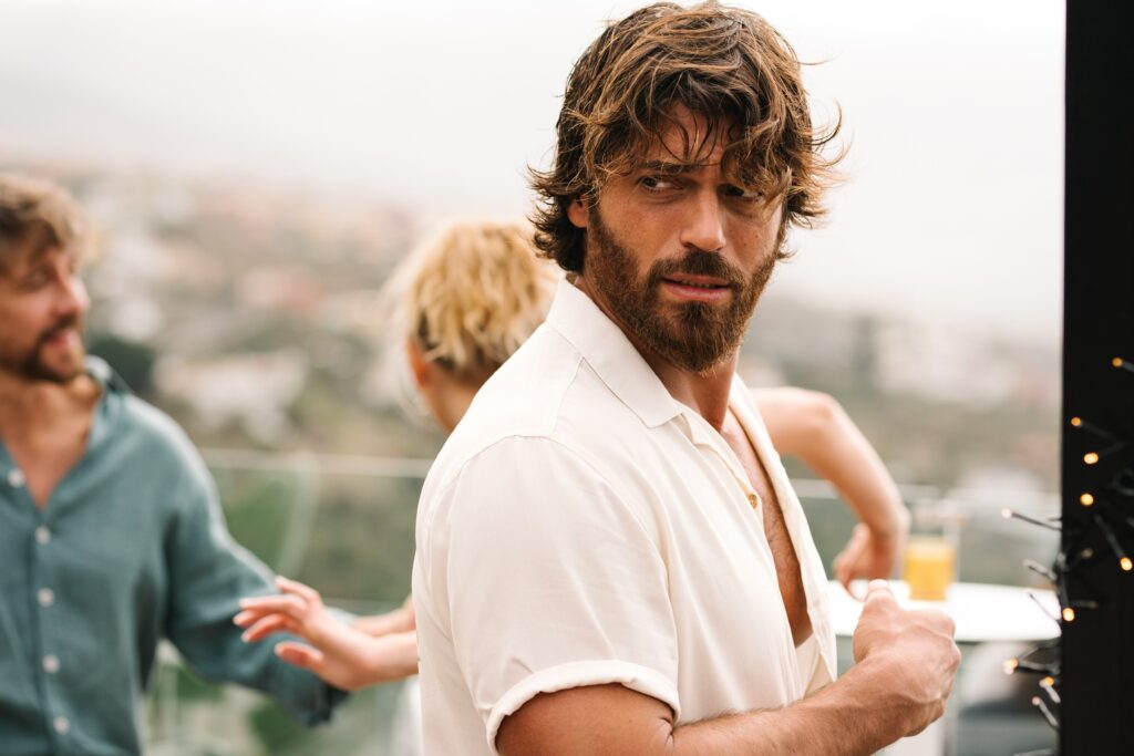 Can Yaman, en 'El laberinto de las mariposas'.