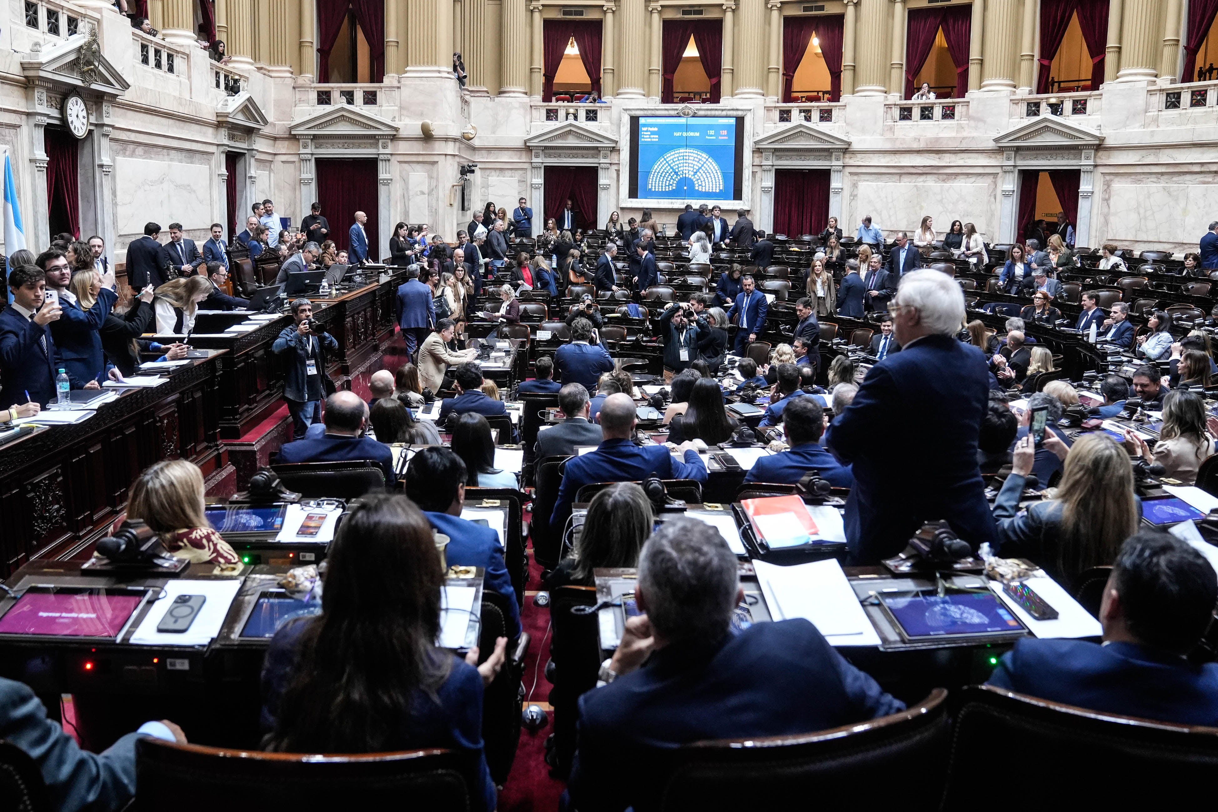 Los legisladores en la sesión especial en el recinto de la Cámara de Diputados el 21 de octubre.
