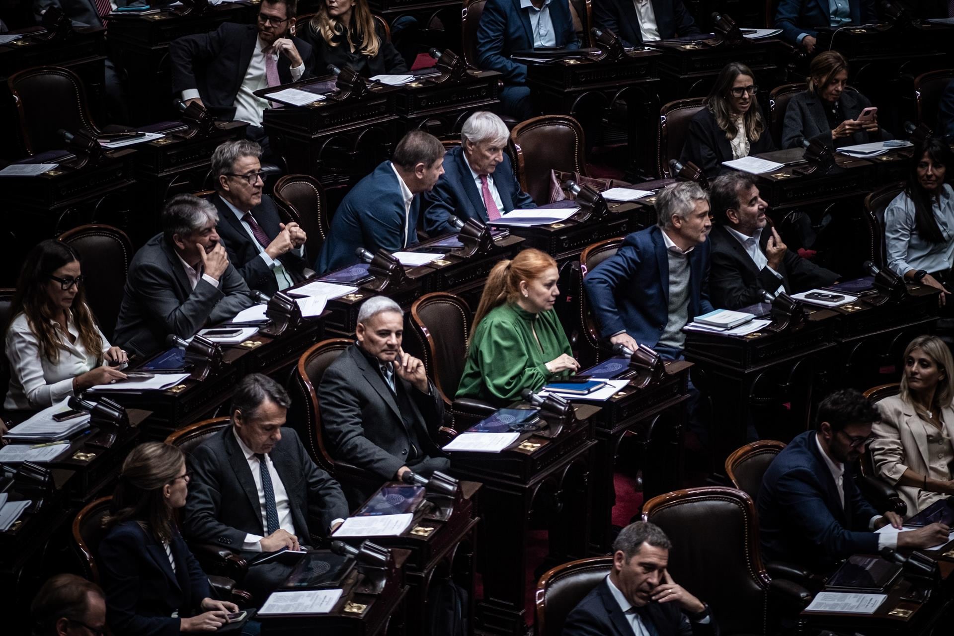 Tras la aprobación de la Ley Inviolabilidad de Propiedad Privada y la media sanción de Discapacidad, continúa el debate por el endeudamiento familiar