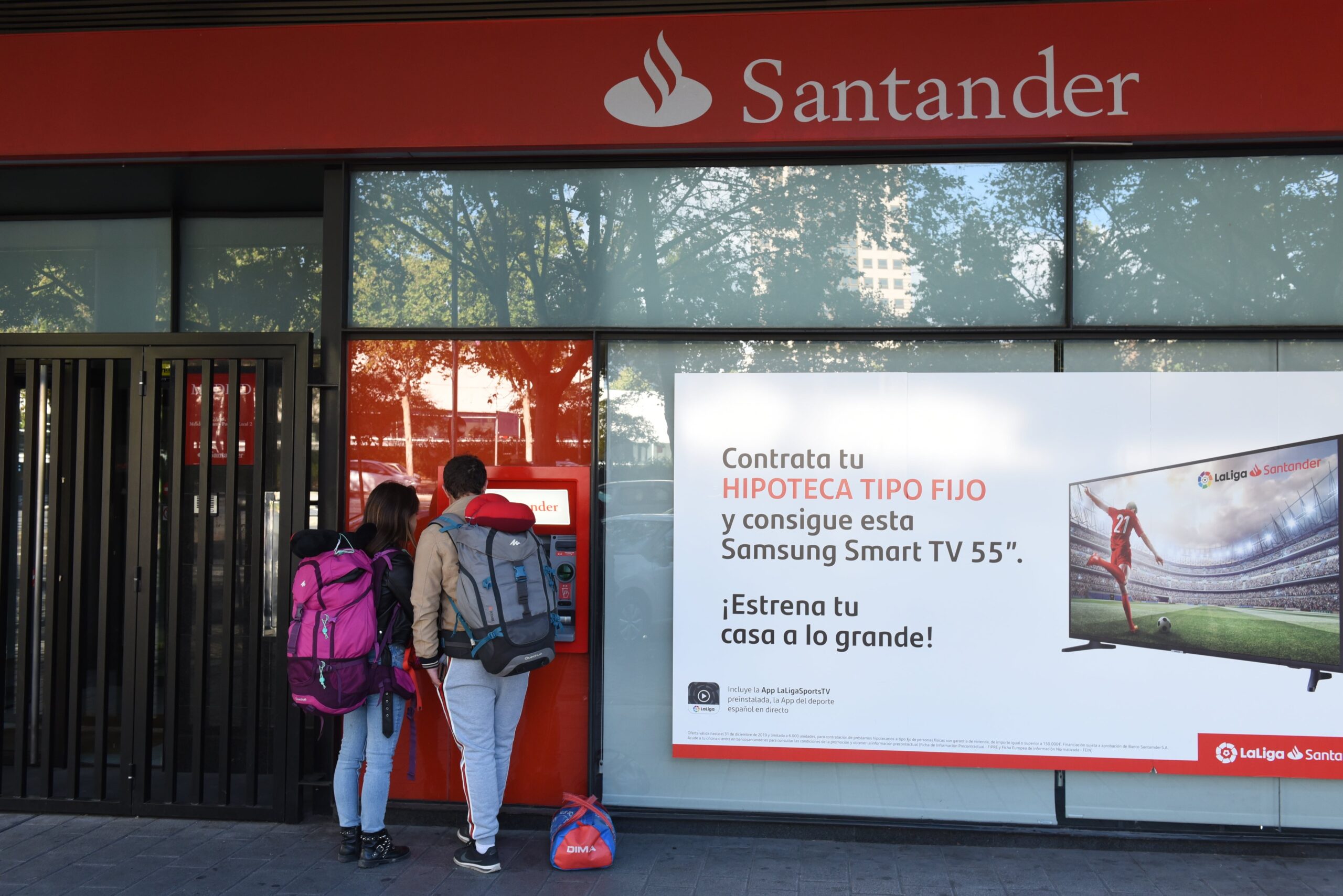 El Santander gana un 20% más hasta septiembre por el efecto de la venta de Polonia y las compras de Webster y TSB