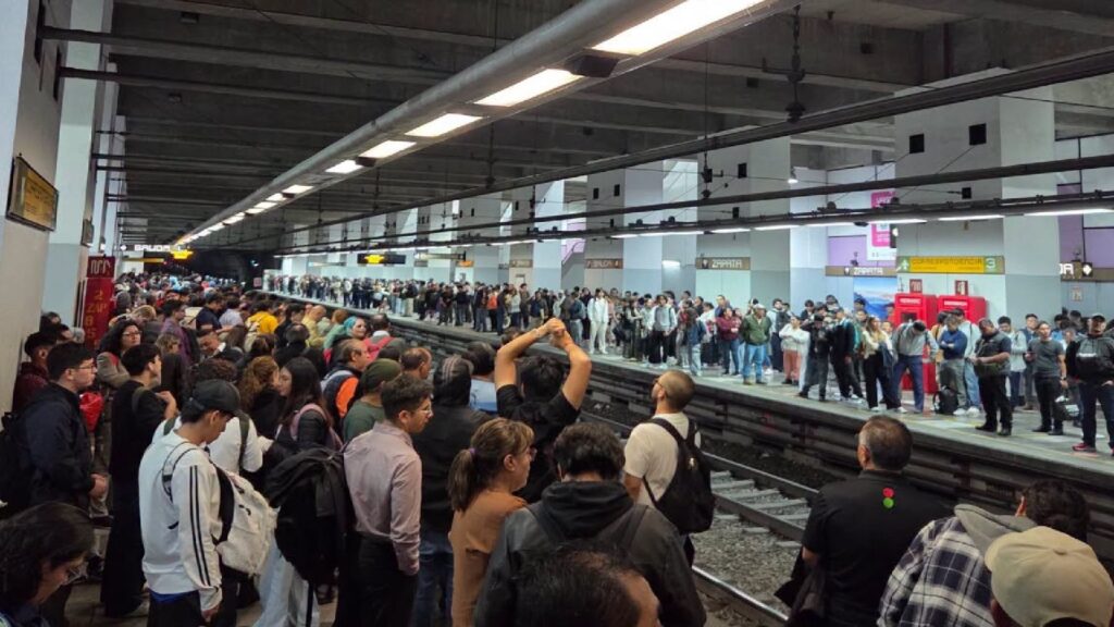 El Metro de la CDMX suspendió el servicio en tres estaciones de la Linea 12 (especial)