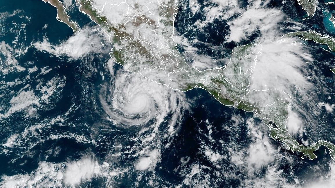 El huracán ‘Trudy’, en vivo | El ciclón se debilita a categoría 1 mientras se desplaza lentamente en paralelo a las costas del Pacífico