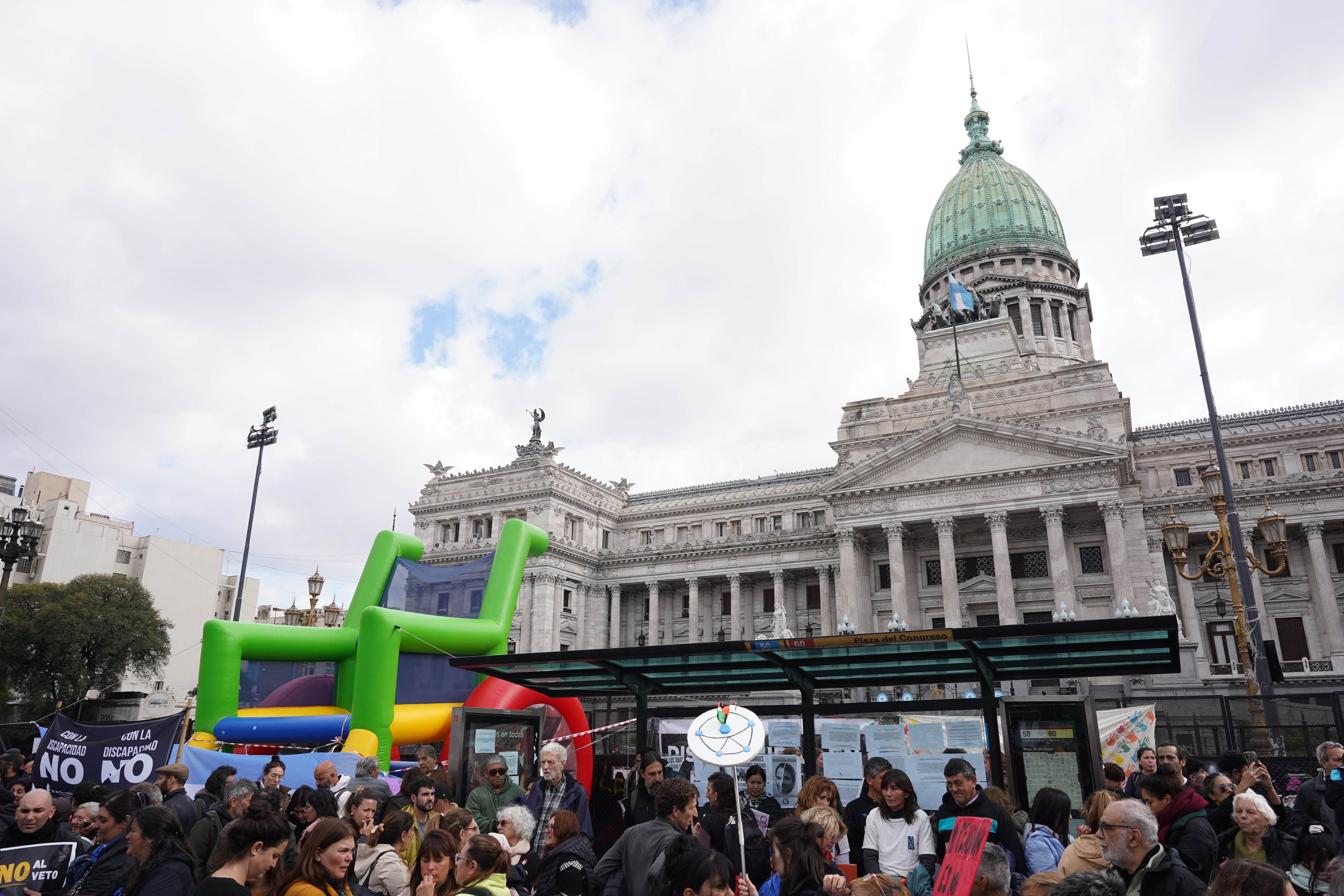 Numerosas marchas sostuvieron el reclamo al Gobierno en defensa de las pensiones por discapacidad (Fotografía: RS Fotos)